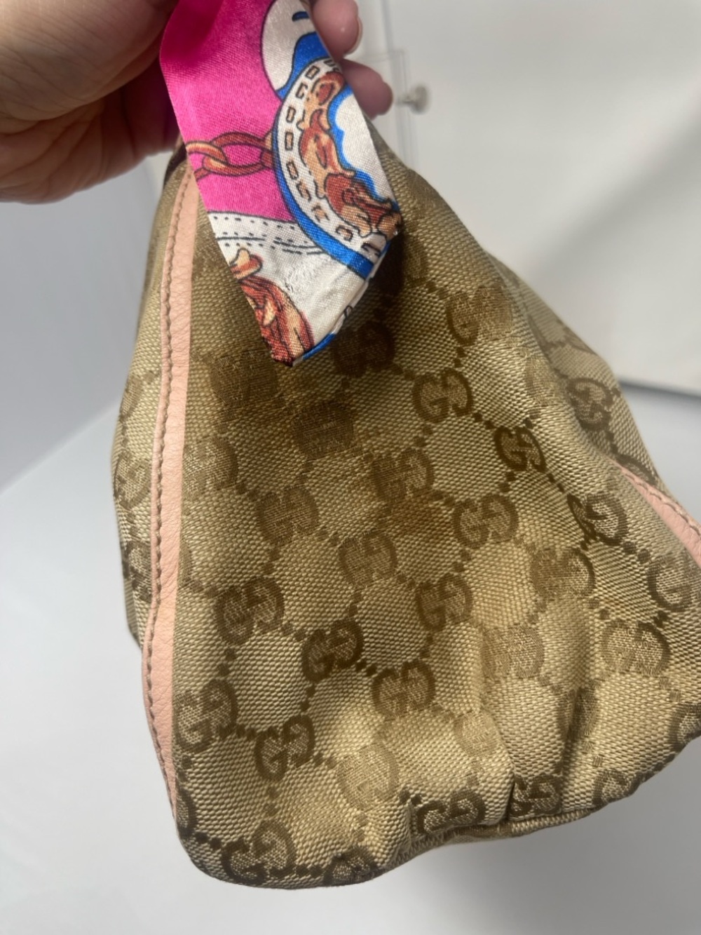 Gucci Beige Signature Canvas Shoulder Bag with Pink Trim - Picture 12 of 14